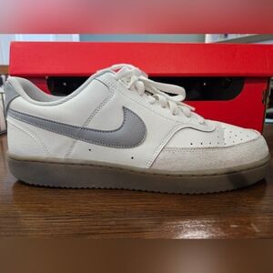 Nike Men's White and Gray Sneakers